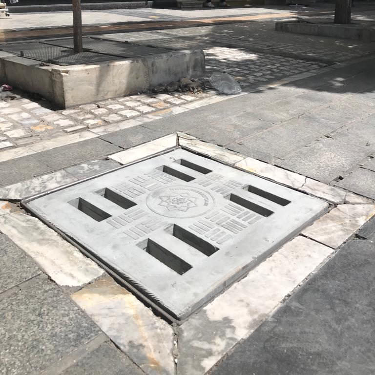 دریچه منهول بتنی